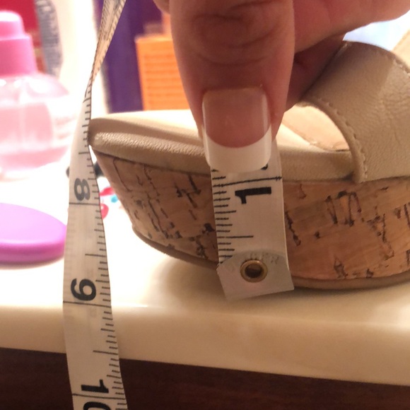 Women’s lace detail cream colored wedges (9.5) - Picture 8 of 8